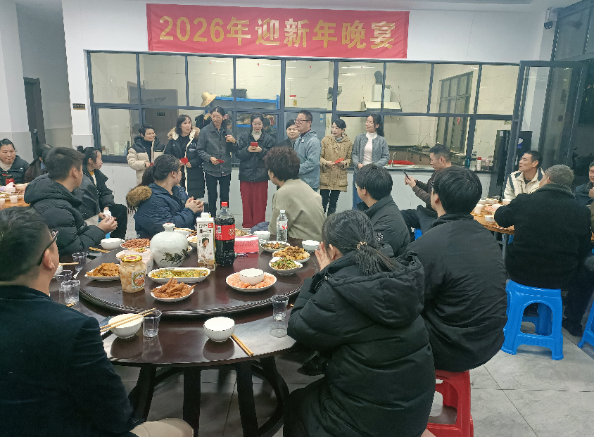 هارون پزشکی میزبان شام جشن سال نو 2026 است: به گرمی در آغوش گرفتن یک سفر جدید