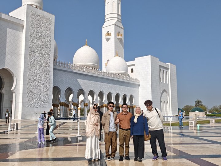 هائورون پزشکی برای کاوش در فرهنگ محلی و فرصت های بازار به دبی سفر می کند